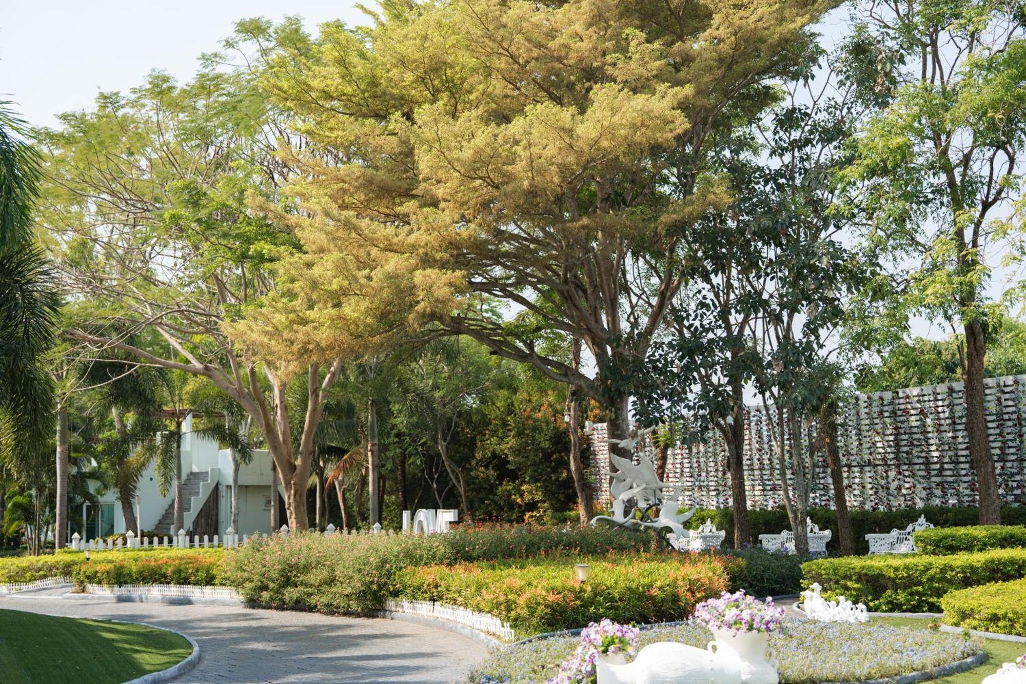 Villa Reina Resort Nong Nam Daeng Bagian luar foto