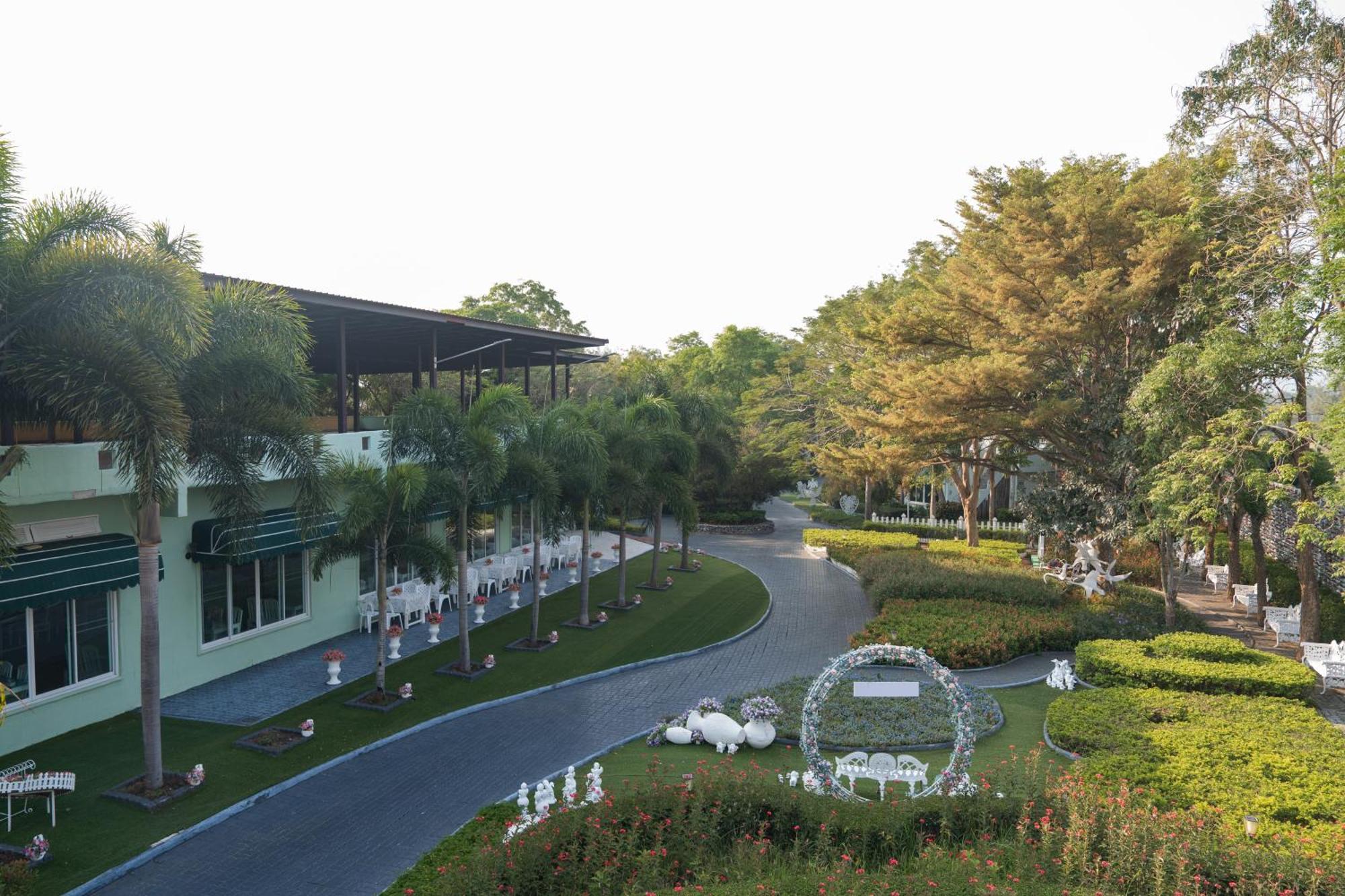 Villa Reina Resort Nong Nam Daeng Bagian luar foto