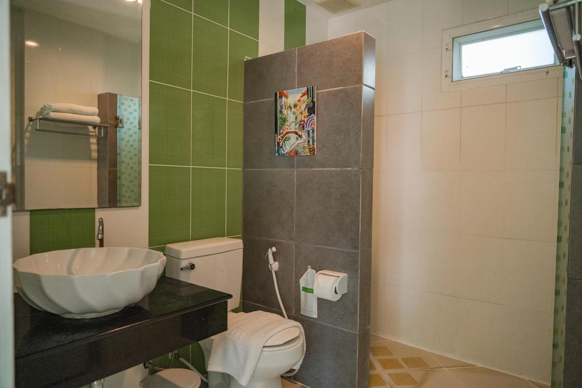 Villa Reina Resort Nong Nam Daeng Bagian luar foto