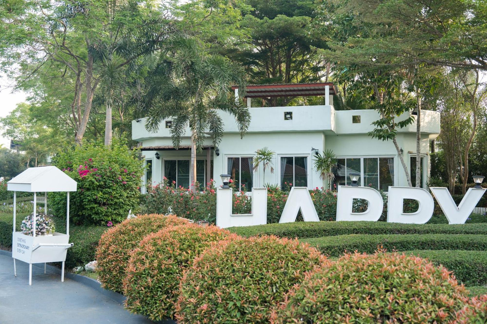Villa Reina Resort Nong Nam Daeng Bagian luar foto