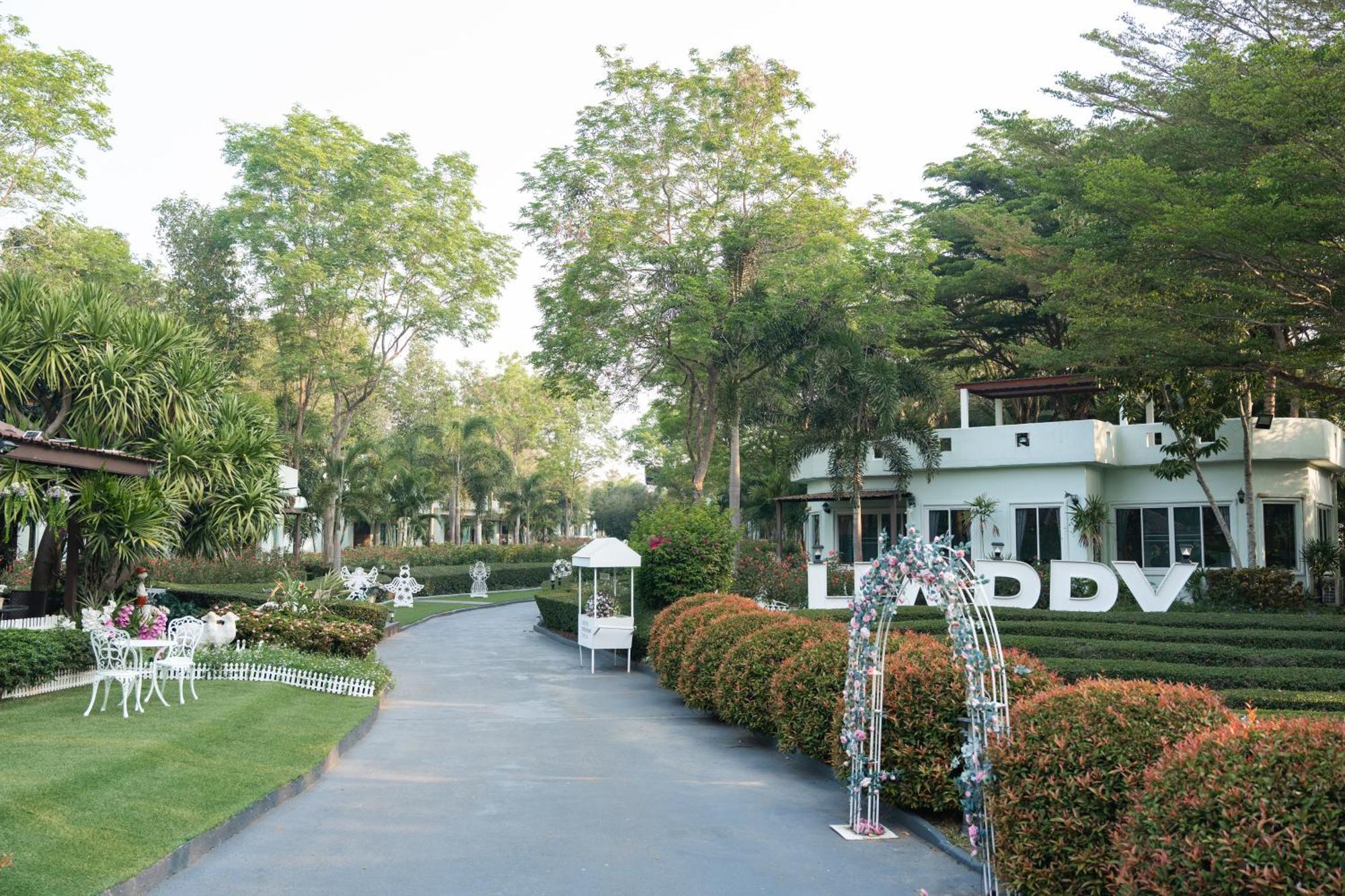 Villa Reina Resort Nong Nam Daeng Bagian luar foto